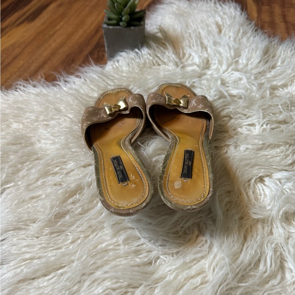 Louis Vuitton Vintage Monogram Bow Kitten Heels - Picture 5 of 7